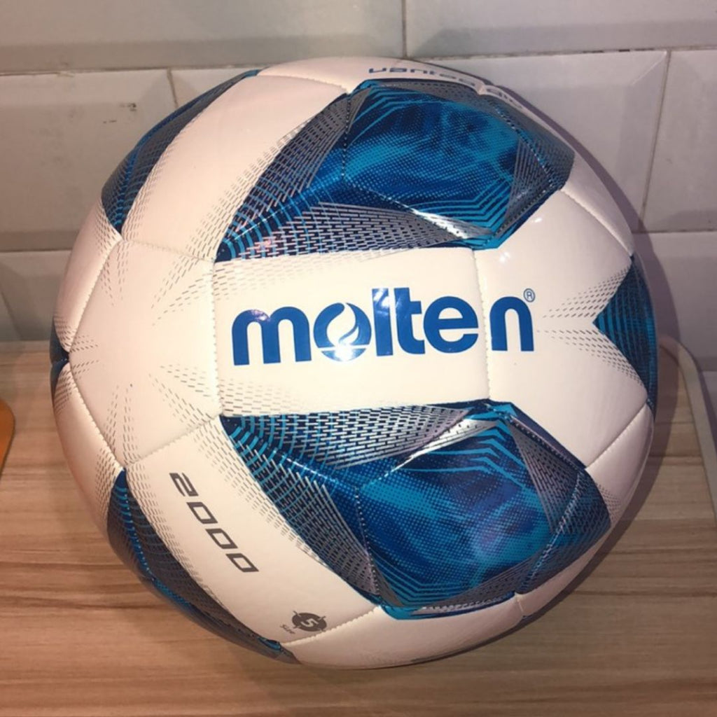 Molten Vantaggio F5A2000 Size 5 Football Ball
